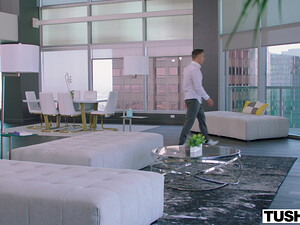 Молодая сосет и трахается в очко