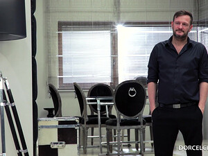 Анальный секс с молодой моделью