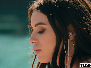 Анальный трах с жопастой красоточкой