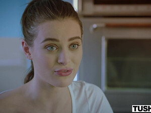 Влюбленная малышка лижет мужику попку, и смело подставляет все дырки прямо на первом свидании!