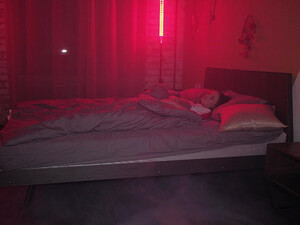 Ночной Волк и Мясник жестко трахают в анал призрачных подруг на Хэллоуин