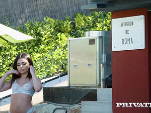 Сначала он вылизал мою попку а потом трахнул в анал и подарил сквирт