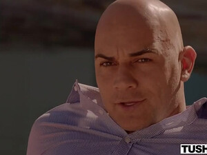 Лысый долбит красивые попки блондинок