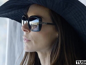 Жена сосет хуй мужу и соглашается дать в анал