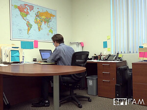 Скрытая камера сняла анальный секс сотрудников