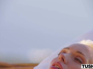 Привлекательная туристка устроила анальный секс с местным жителем