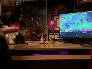 Чпокнул телку в анал и кончил на нее, когда та помогла ему выиграть деньги