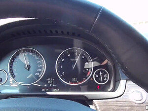 Горячий анальный секс молоденькой девки из Ростова в салоне машины